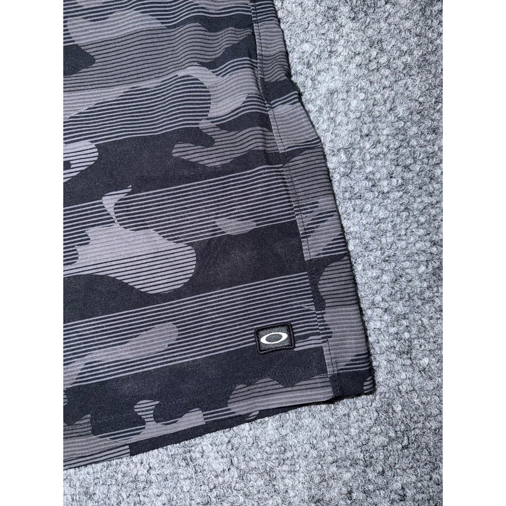 Oakley Chino Shorts Camouflage Gray Black Polyester Button Pockets Men's Size 36 - Picture 2 of 11